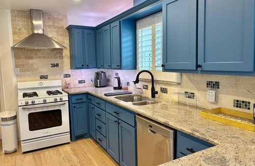 Irving House | Spacious Dallas Retreat Sleeps 8 Perfect for Summer Travel & Soccer Fans
