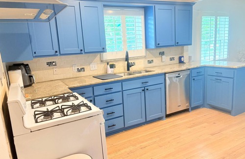 Irving House | Spacious Dallas Retreat Sleeps 8 Perfect for Summer Travel & Soccer Fans