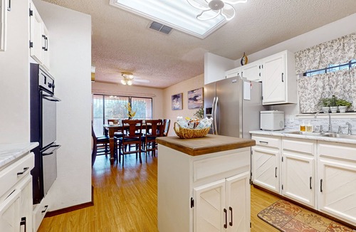 Bonanza House | Spacious family retreat close to park, with WiFi, central AC, W/D, work space