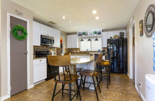 Heritage House | Spacious Home with Pool Sleeps 10 Near Lackland BMT Graduation Family Friendly