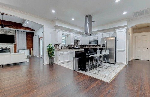 Houston House | Spacious Houston Retreat, 17 Mins to Downtown, Perfect for Groups & Celebrations