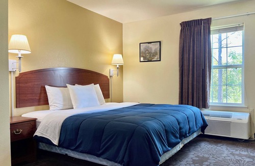Blanco Hotel | Spacious King Suite in Hotel