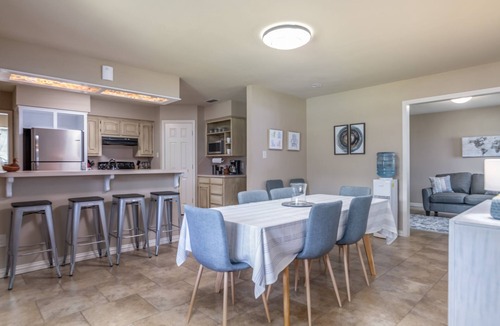 Bullard House | Spacious Lakefront Retreat - Sleeps 10 - Kayaks, Fishing, & Game Room.