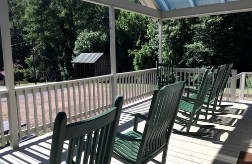 Zwolle Cabin | Spacious Lakeview Lodge & Cabin Combo with Fishing Pier Access near Zwolle, Louisiana