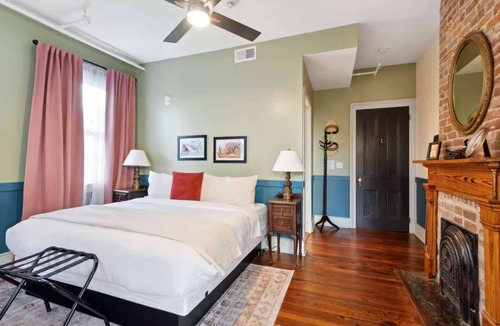 Faubourg Lafayette Bed & Breakfast | Spacious Luxury Retreat w/Award-Winning Interiors