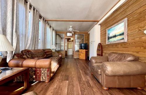 Zwolle House | Spacious Luxury Retreat with Fire Pit & Resort Amenities Near Zwolle, Louisiana