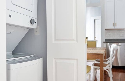 Uptown Historic District Apartment | Spacious Magazine Apt | Walkable to Shops & Cafes