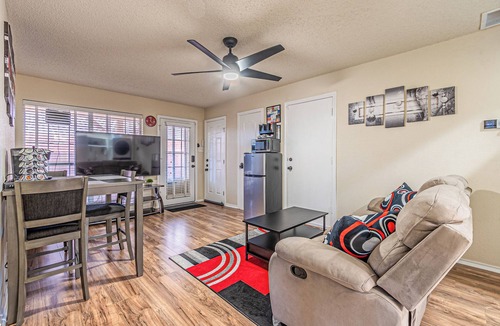 Far North Dallas House | Spacious North Dallas 3BR 2BA Home with 2 Living Areas, Great for Work or Family