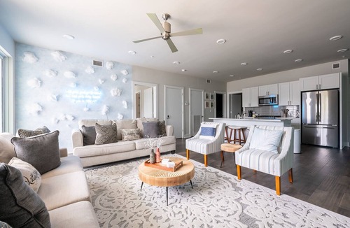 New Orleans Condo | Spacious, Reserved Parking, Pool
