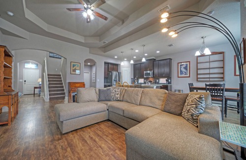 Northwest Corpus Christi House | Spacious Retreat + Game Room + Outdoor Dining + Near Beach and Downtown | Rhumba