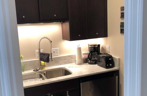 North Beach/Blue Ridge Apartment | Spacious Romantic Salish Sea View Suite on Luxury Seattle Estate