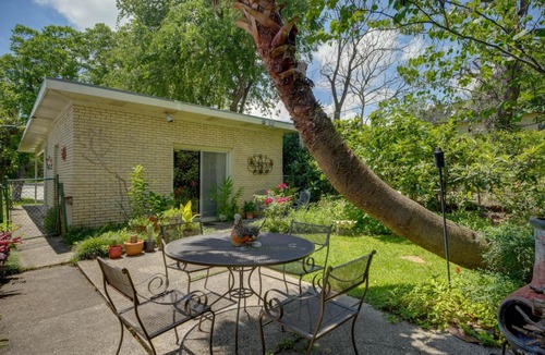 Bel Meade House | Spacious San Antonio Home ~ 5 Mi to Downtown!