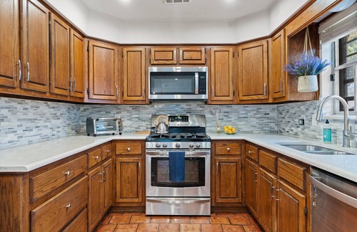 Dallas House | Spacious yet cozy 4-bedroom house in a PRIME Location in Dallas!