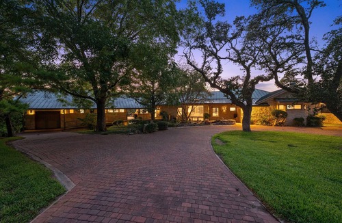 Buffalo Gap House | SPECTACULAR LAKEFRONT OASIS Over 400 feet frontage on 2 acres of century oaks