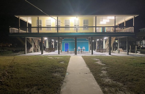 Grand Isle House | Spectacular Water Front Home, Lighted/Night Fishing, 500 Lb Ice Machine