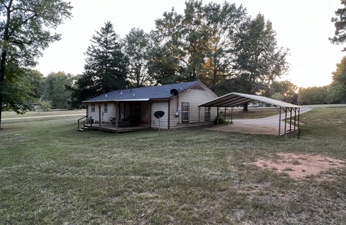 Farmerville House | Spillway Road Retreat (2.5 miles from Lake D’Arbonne)