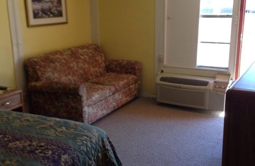 Antlers Hotel | Sportsman Inn and Suites