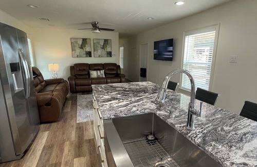 Buras-Triumph House | Sportsman’s 3BR Mobile Home w/ Ample Parking for Boats