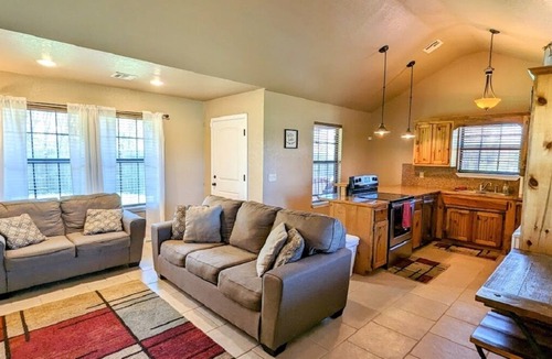 Sulphur Cabin | Star Valley cozy log cabin close to the Chickasaw National and Turner Falls Park