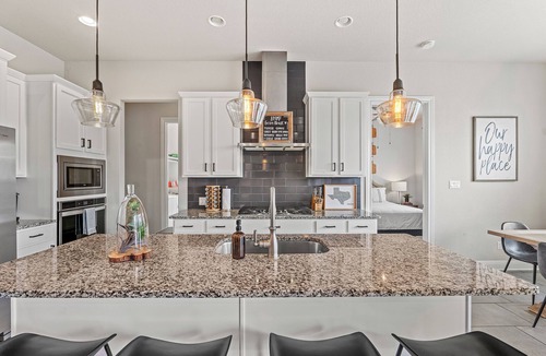 Round Rock House | Stay at Steph’s Farmhouse! Right next to Kalahari Resorts and Dell Diamond!