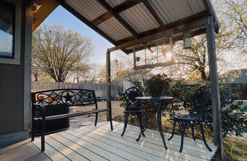 Woodway House | Stay on Rey- Charming 3-bedroom/2 bath house with office space in beautiful Waco