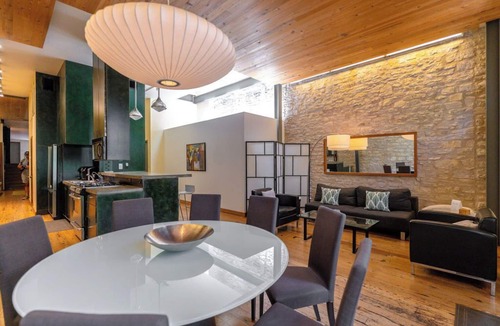 Downtown Austin House | Stay & Play in Style: Iconic Views, Chef’s Kitchen, Game Room & Luxury Living