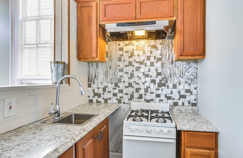 Faubourg Lafayette Apartment | Stay & Play: New Orleans Apt Near Downtown