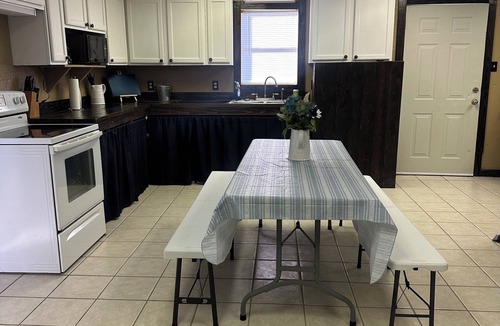Jennings House | Stay with Cajun Charm & River Access