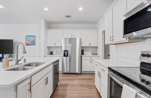Highlands - Perkins House | Stay with Style and Cheer for the Tigers - CB1029
