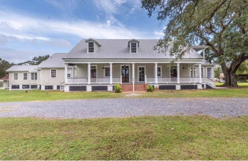 Jeanerette House | Stellar Family Holiday Home