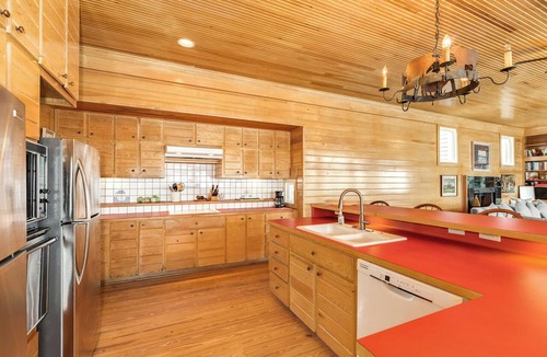 Pirates Beach House | Steps from the Beach, Pet Friendly, Warm Interior with Great Views