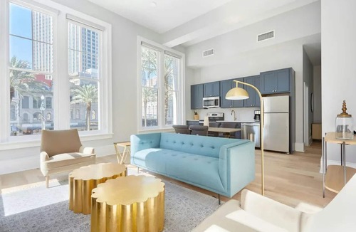 Central Business District Hotel | Steps to Bourbon Street | Superior 2BDR Suite
