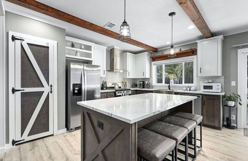 Austin House | `Sterling Serenity` Pet Friendly! FirePit! Lake Austin Access!