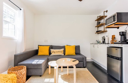 Yacht Harbor Apartment | Stewart Studio- Private yard and lake access