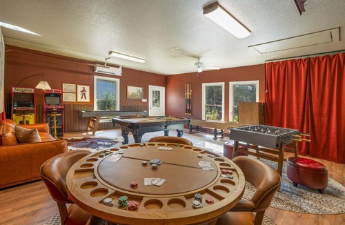 Driftwood House | Stillstone Ranch - A Wellness Retreat - Sleeps 32