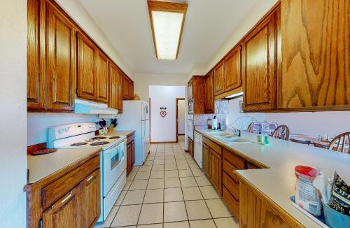 Eureka Springs House | Stone Decks Lodge