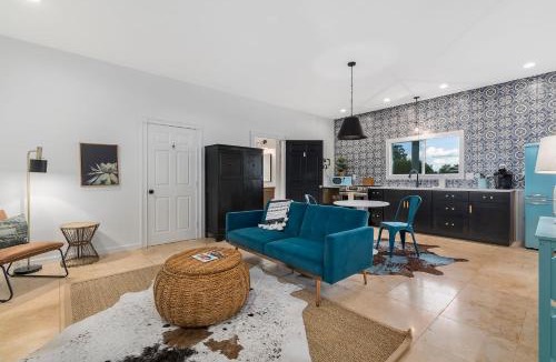 Stonewall House | Stonewall Bungalow 3 - Sleeps 4