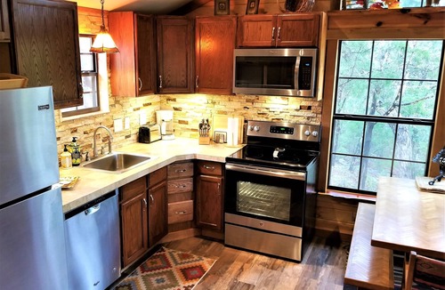 Bulverde Cabin | Stoney Porch Guest Cabin - Nestled in the Beautiful Texas Hill Country