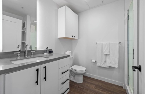 East Cesar Chavez Apartment | Studio - Queen & Sofa Bed|Downtown Austin|Balcony