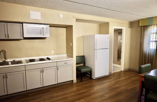 East Congress Apartment | Studio with two queen beds- non smoking