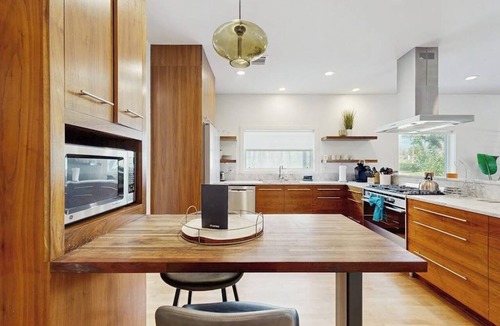 Travis Heights House | Stunning dog-friendly house w/private gas grill & deck -steps to South Congress