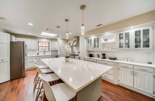 Far North Dallas House | Stunning Gables House, Basketball Court
