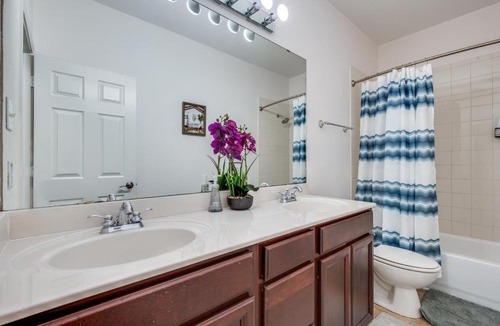 Little Elm Villa | Stunning Home near Universal Kids Resort, Frisco