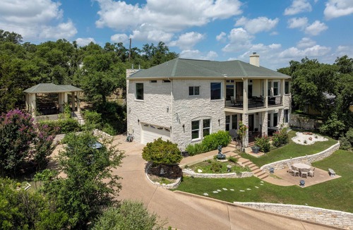 Travis Landing Villa | Stunning L. Travis Sunrise Lake House Large 4B w/Views, Hot tub, theater & Gym