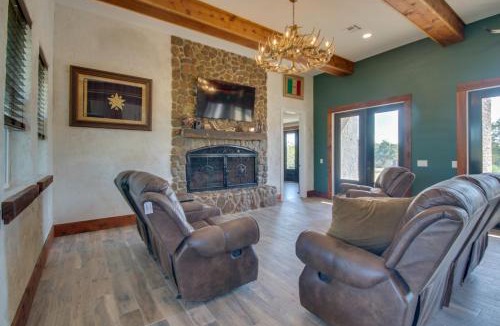 Oakland Villa | Stunning Ranch Villa: Private Pool & Hot Tub!