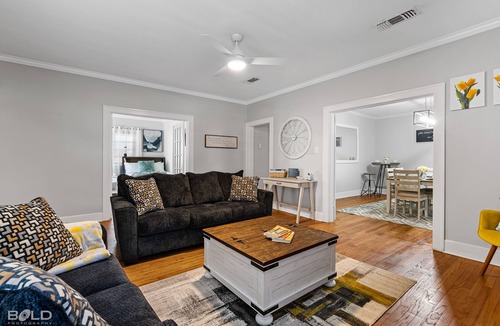 Broadmoor House | Stunning, southern charm home w/king bed