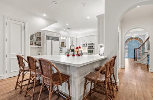 Park Cities House | Stunning Spacious Family Home in University Park