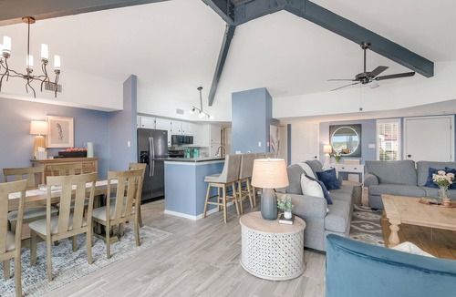 Horseshoe Bay West House | Stunning Townhome in Horseshoe Bay with Hot Tub