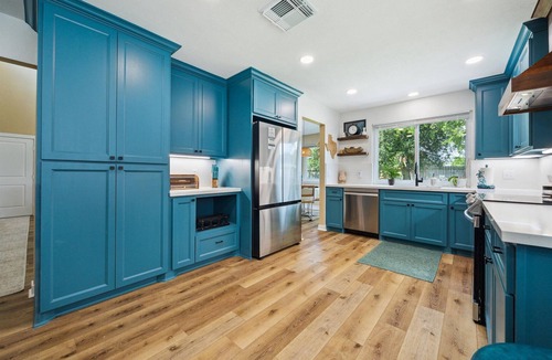 Clear Lake House | Stylish 3BR, 2BA with King - Near NASA, Kemah & Baybrook