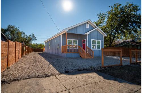 Denver Heights House | Stylish 3BR2BA Urban Retreat Near Lively Downtown
